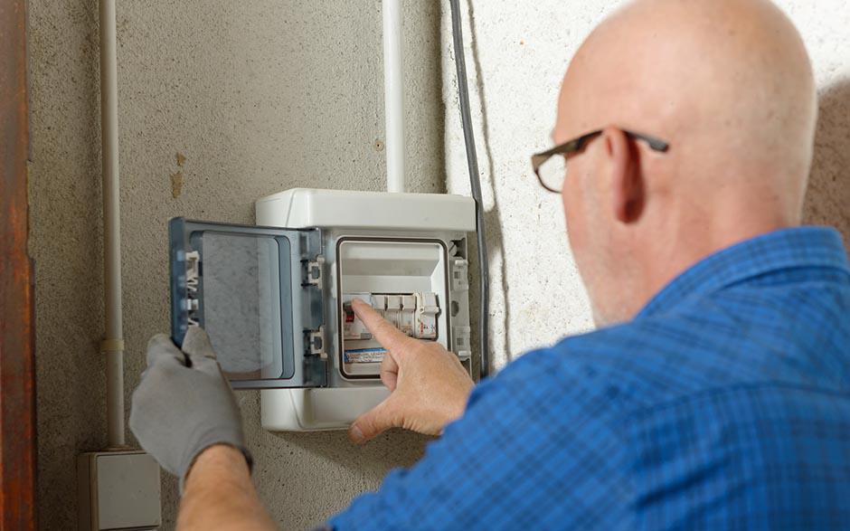 électricien urgence Issou